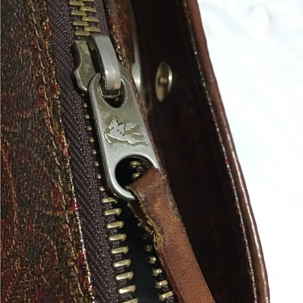 Etro Milano Paisley-Patterned Brown Crossbody Bag with Tan Strap Italian Luxury - Picture 5 of 9